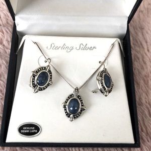 🌺 So beautiful, Genuine Denim Lapis🌺 8 inches long. Sterling Silver 🌺NEW😂